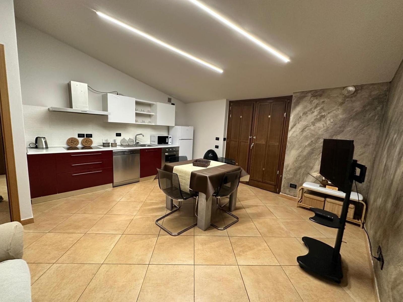 Alvina's House Apartment